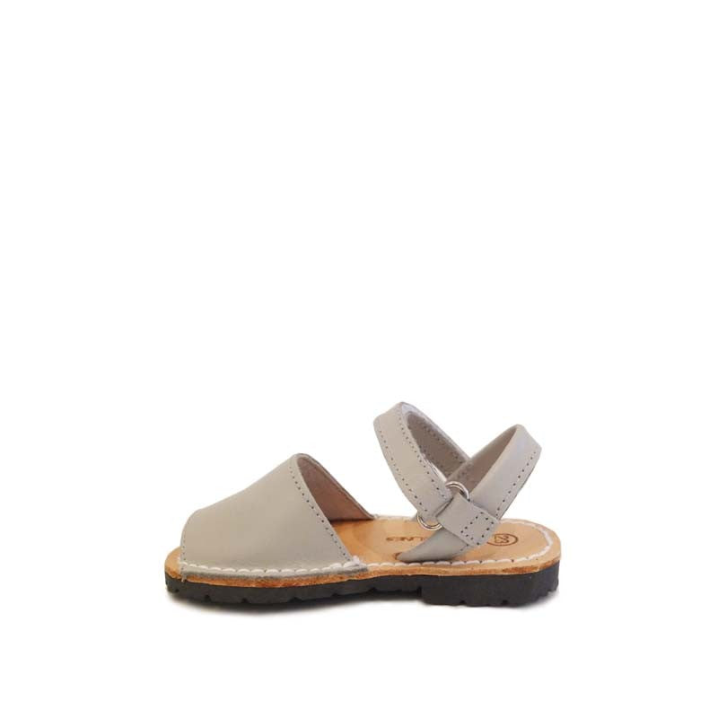 MENORQUINAS AVARCAS PIEL CON TIRA DE VELCRO