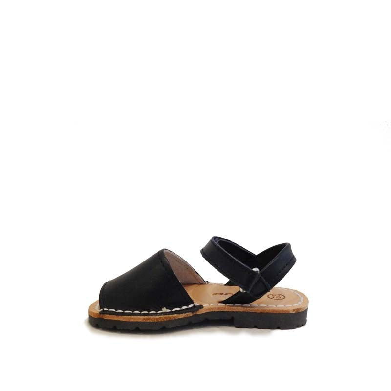 MENORQUINAS AVARCAS PIEL CON TIRA DE VELCRO