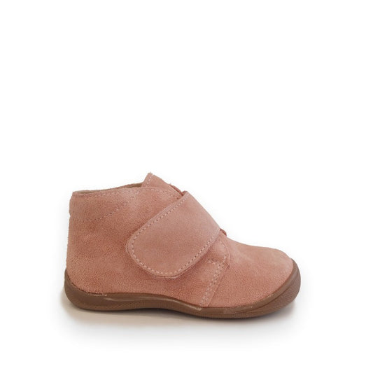 BOTAS SERRAJE CON UNA TIRA DE VELCRO