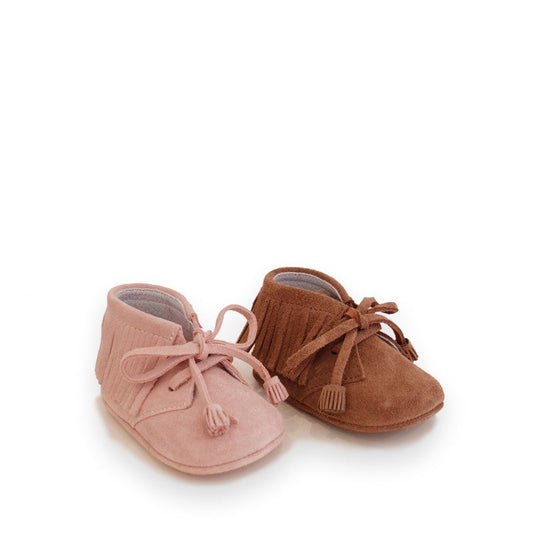 BOTITA SERRAJE FLECOS Y CORDÓN BORLA